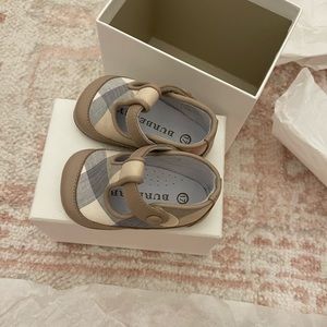 Burberry baby pale classic check